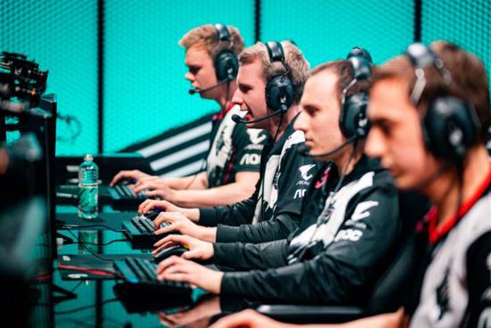 DOTA2 TI14 中国战队遭遇连败 XG 陷入败者组